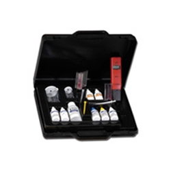 HI 3825 : Pool and spa test kit (alkalinity, bromine, chlorine test kits and pH tester) 