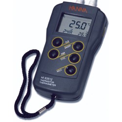 HI 93512 : Waterproof 2 channel thermistor thermometer with wrist strap with temperature probe
